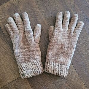 Isotoner 3M thinsulate leather palmed gloves. Women's One size, camel.
